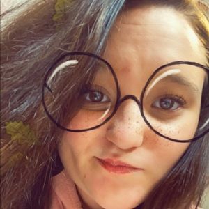 Meet your Posher, Hannah